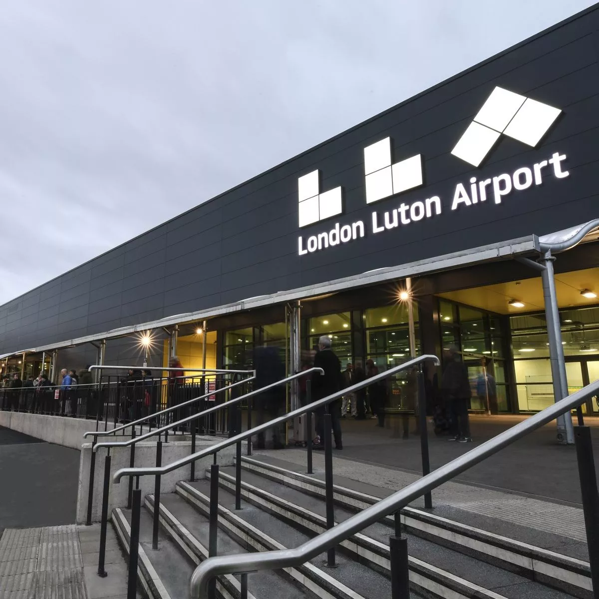 Luton Airport Transfers In London